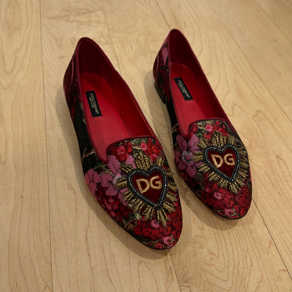 Brand New Dolce And Gabbana Flats 36 Us 55